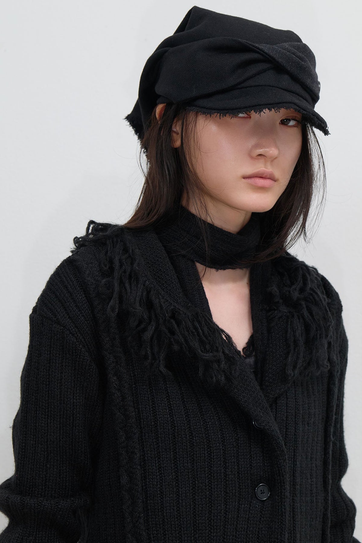 TASSEL COLLAR KNIT CARDIGAN - BLACK