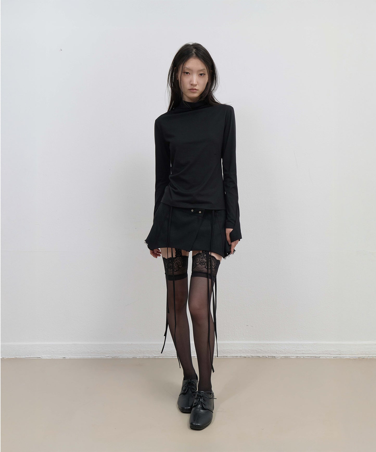 MOCK NECK TEE - BLACK