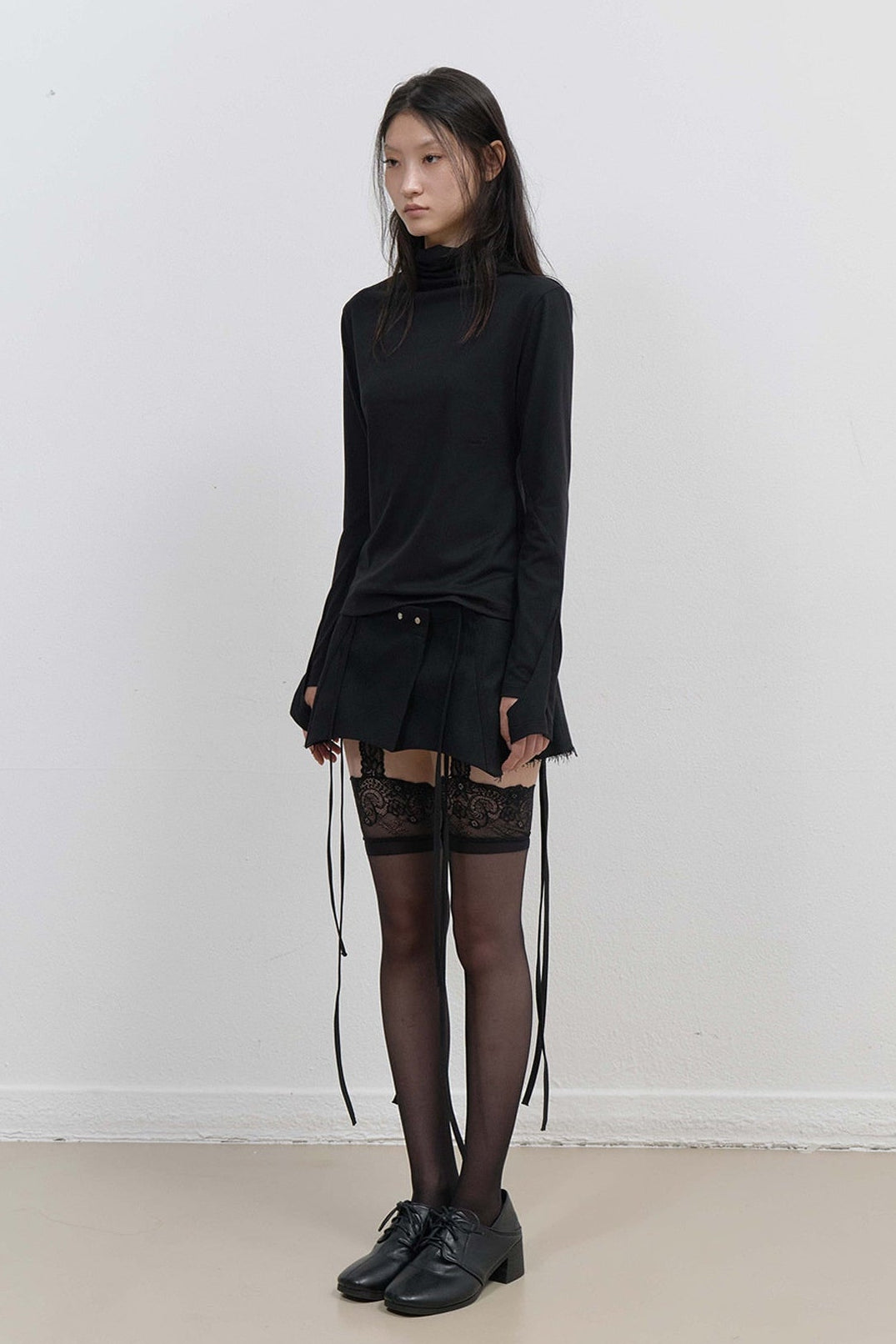 MOCK NECK TEE - BLACK