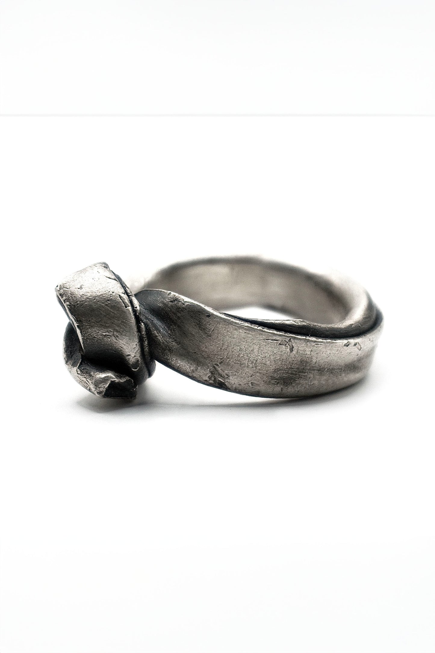 TWIST RING