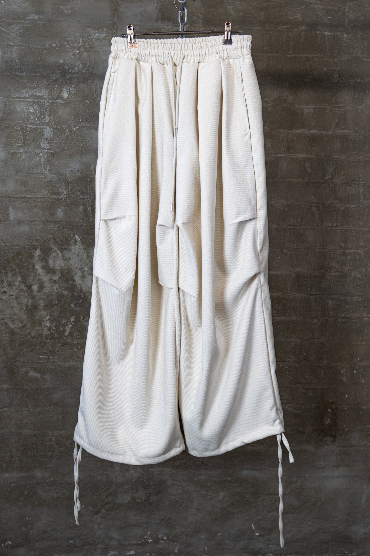 DRAWSTRING HEM BALLOON TROUSERS — IVORY