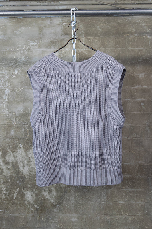 LAYERED KNIT VEST — GREY