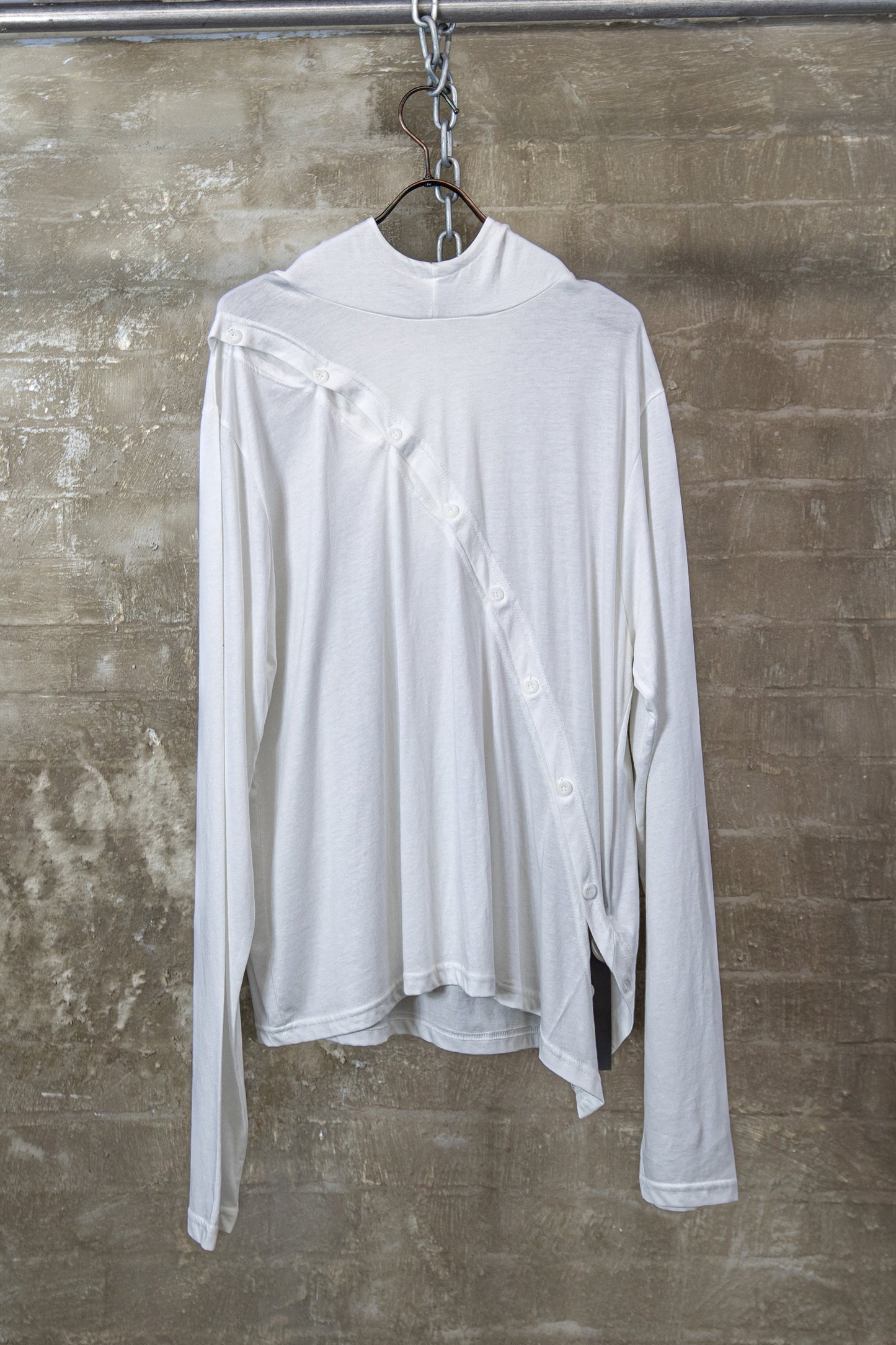 ASYMMETRIC BUTTON HOOD TOP — WHITE