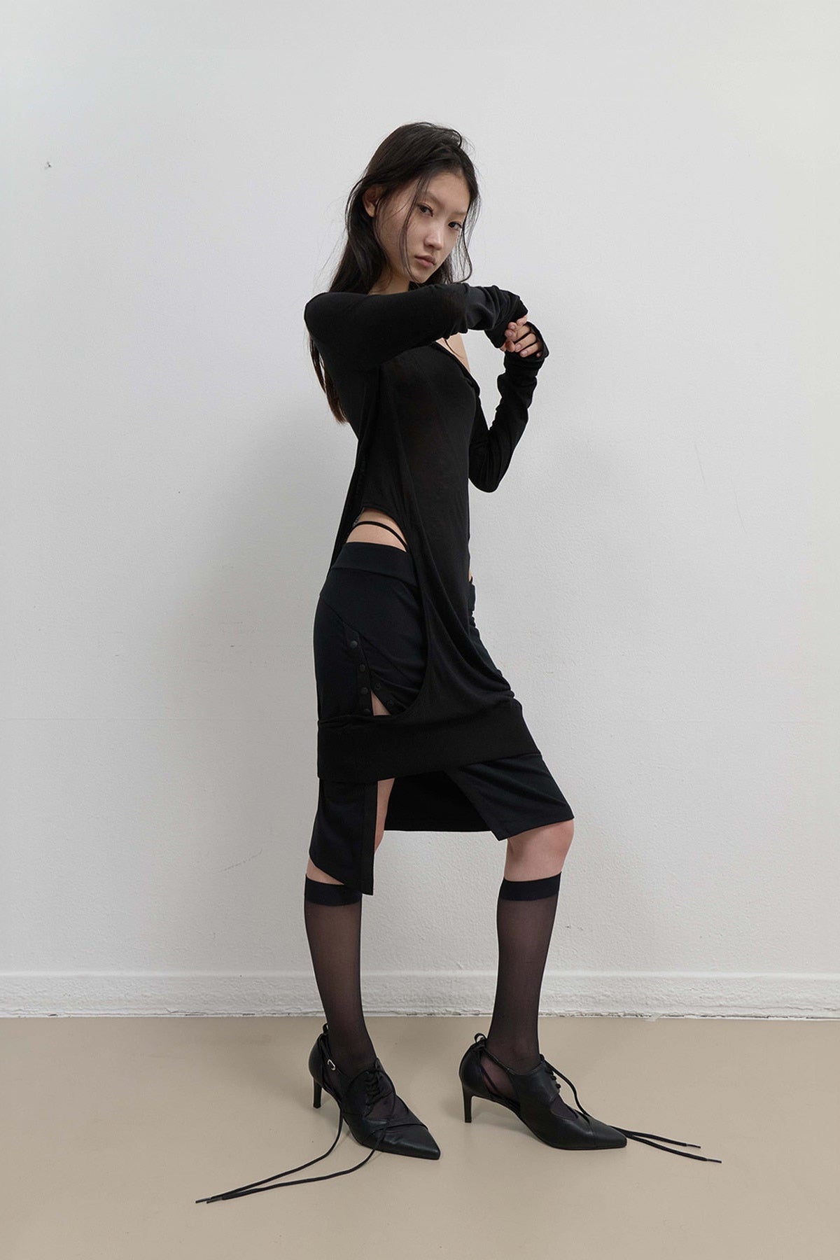 CURVED CUT LAYERED TEE - BLACK