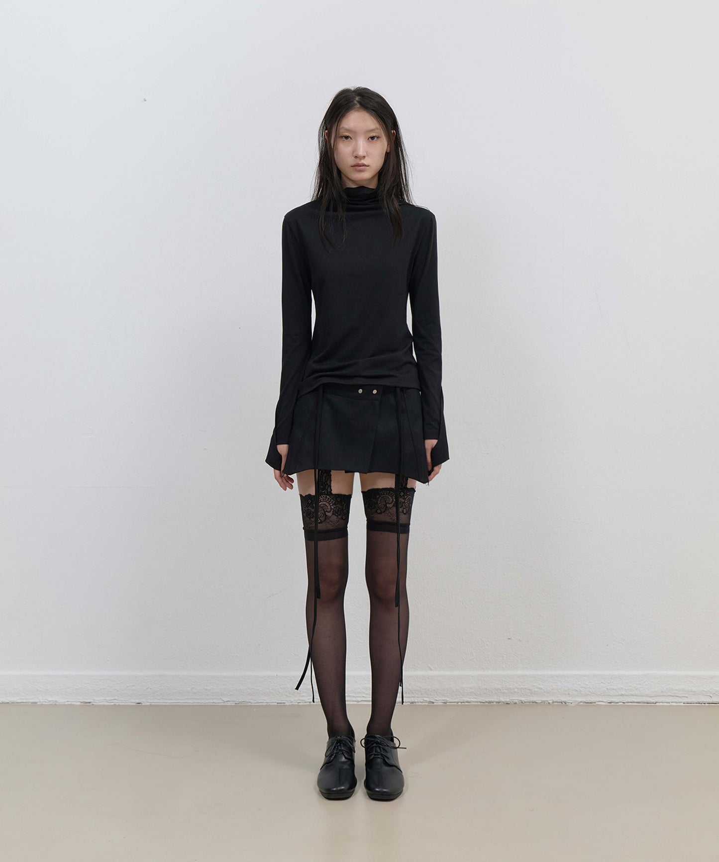 MOCK NECK TEE - BLACK