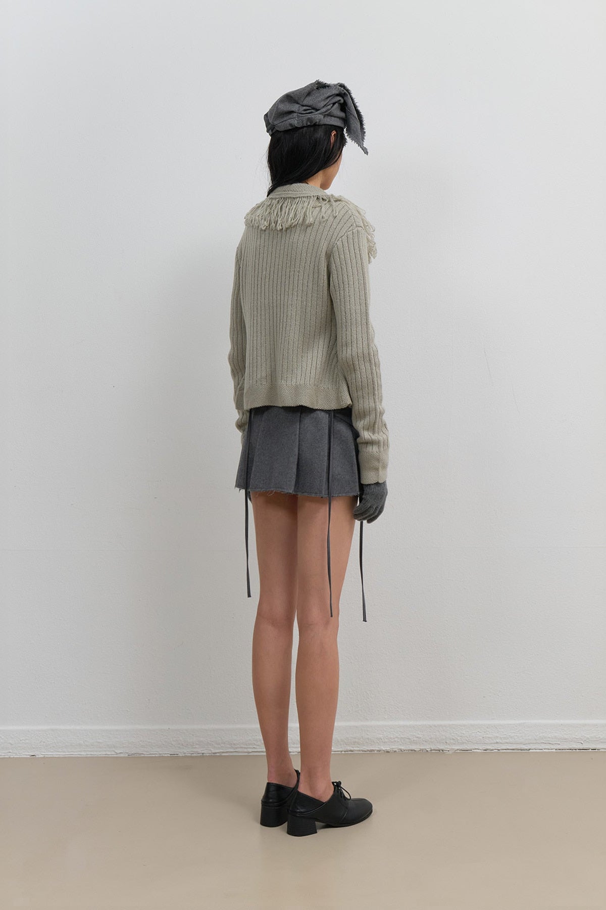 TASSEL COLLAR KNIT CARDIGAN - GREY