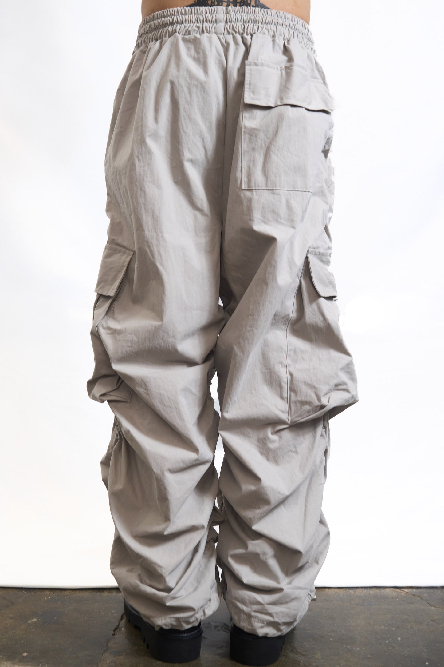 MINGILI GATHERED CARGO PANTS STONE GREY