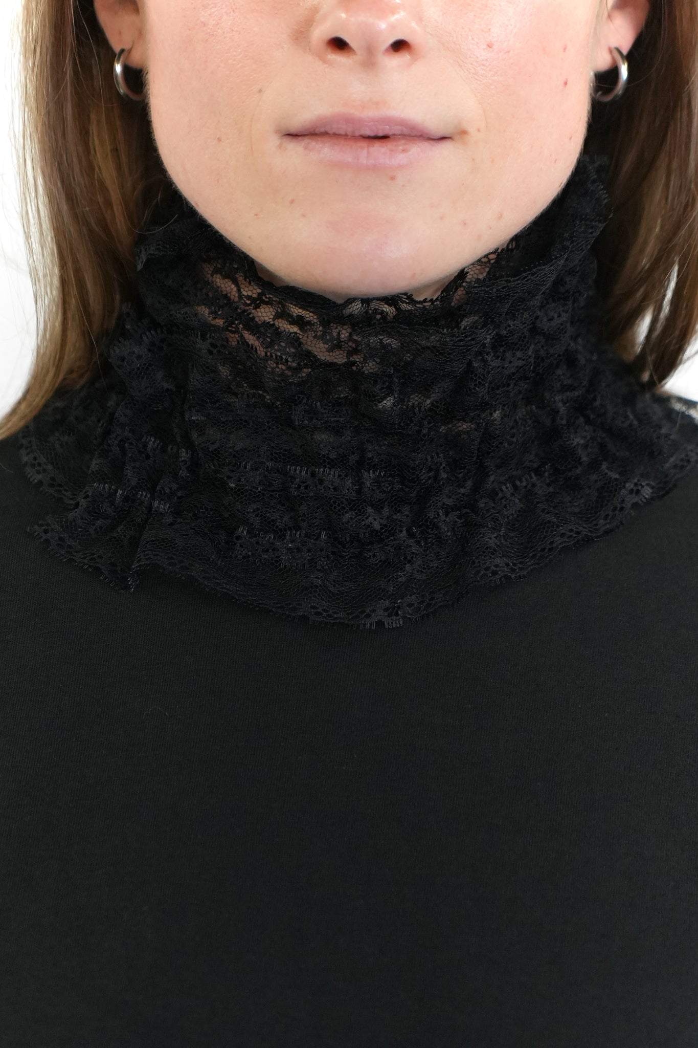 BLACK LACE RUFFLED CHOKER