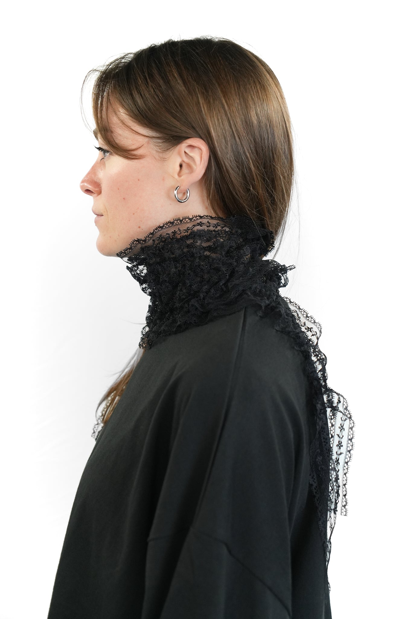 BLACK LACE RUFFLED CHOKER