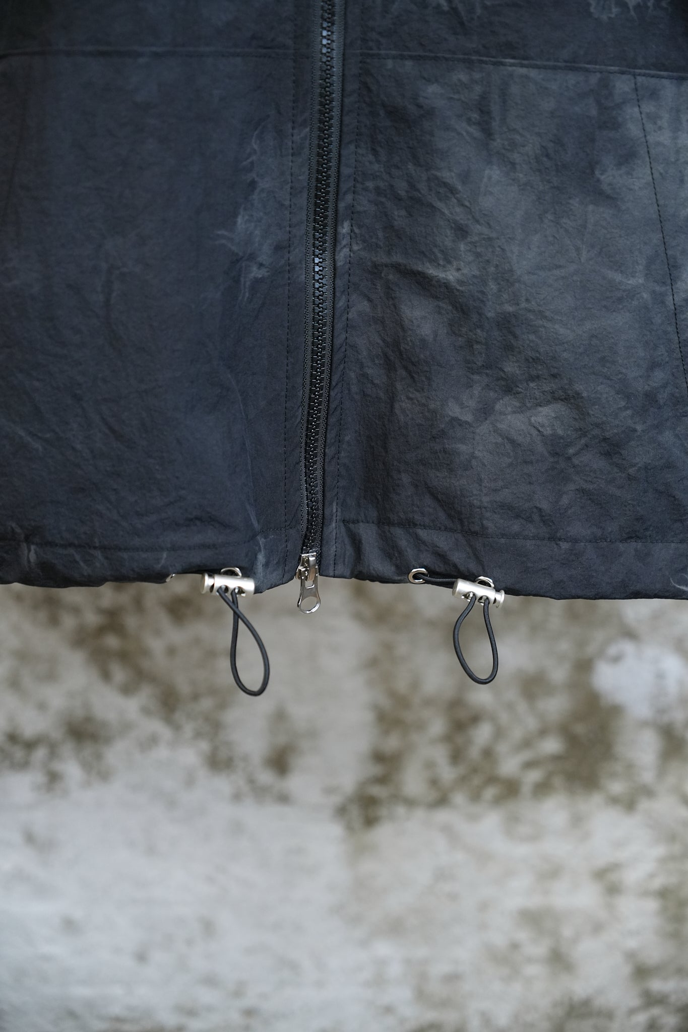 CHARCOAL HAND-DYED HOODED JACKET