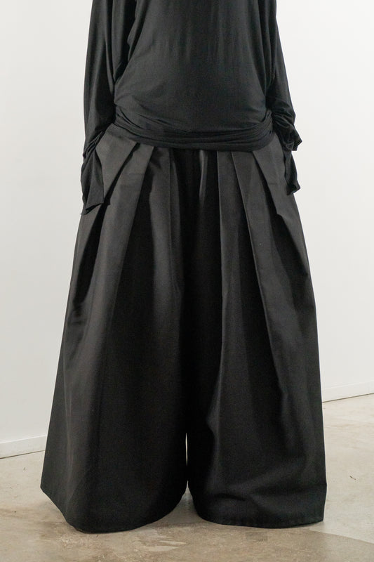 BLACK OVERSIZED TROUSERS