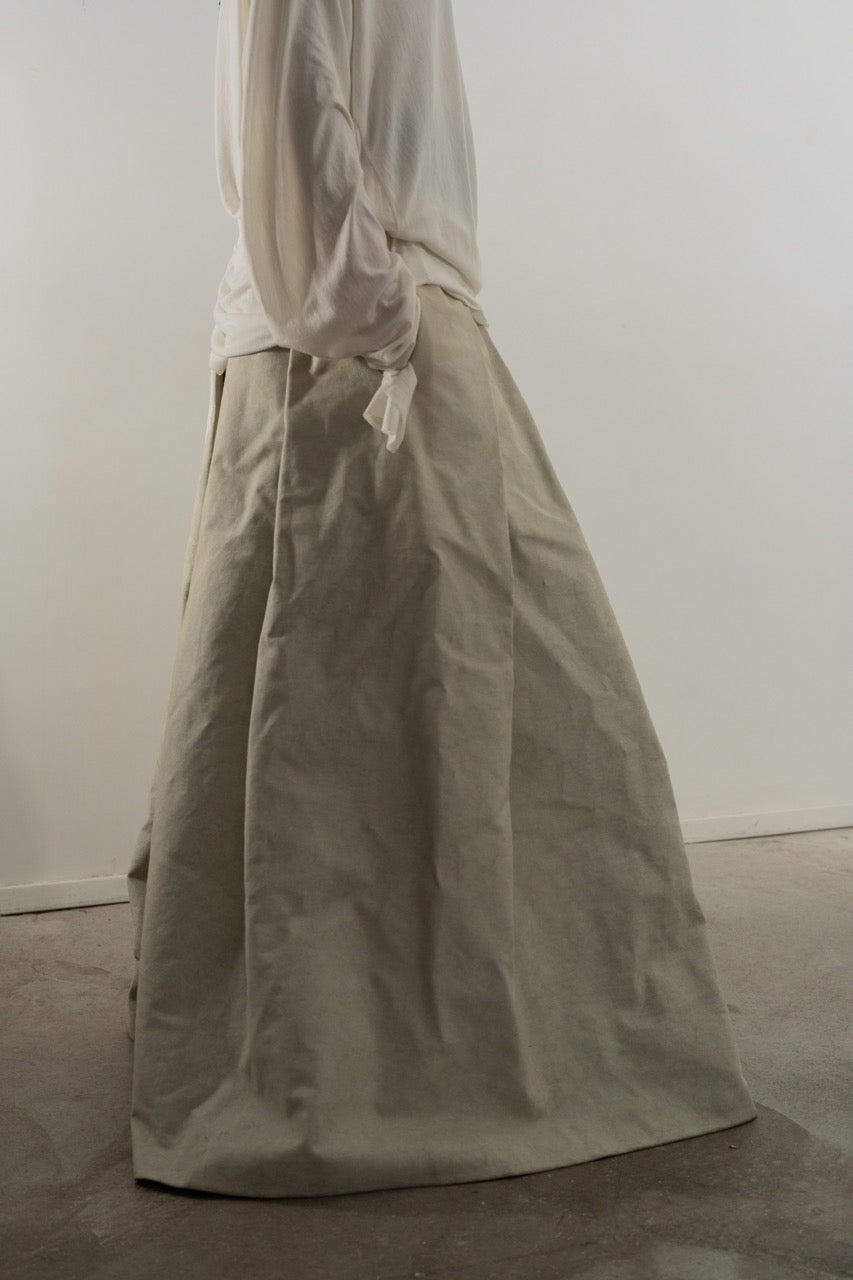 WHITE OVERSIZED TROUSERS