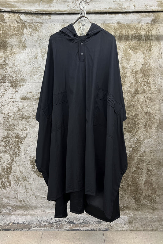 BLACK TECHNICAL NYLON HOODED CAPE