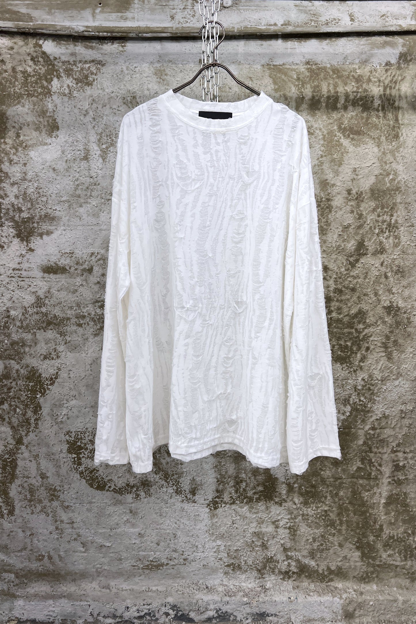 DECONSTRUCTED LONGSLEEVE TEE — WHITE TEXTURED HOLES