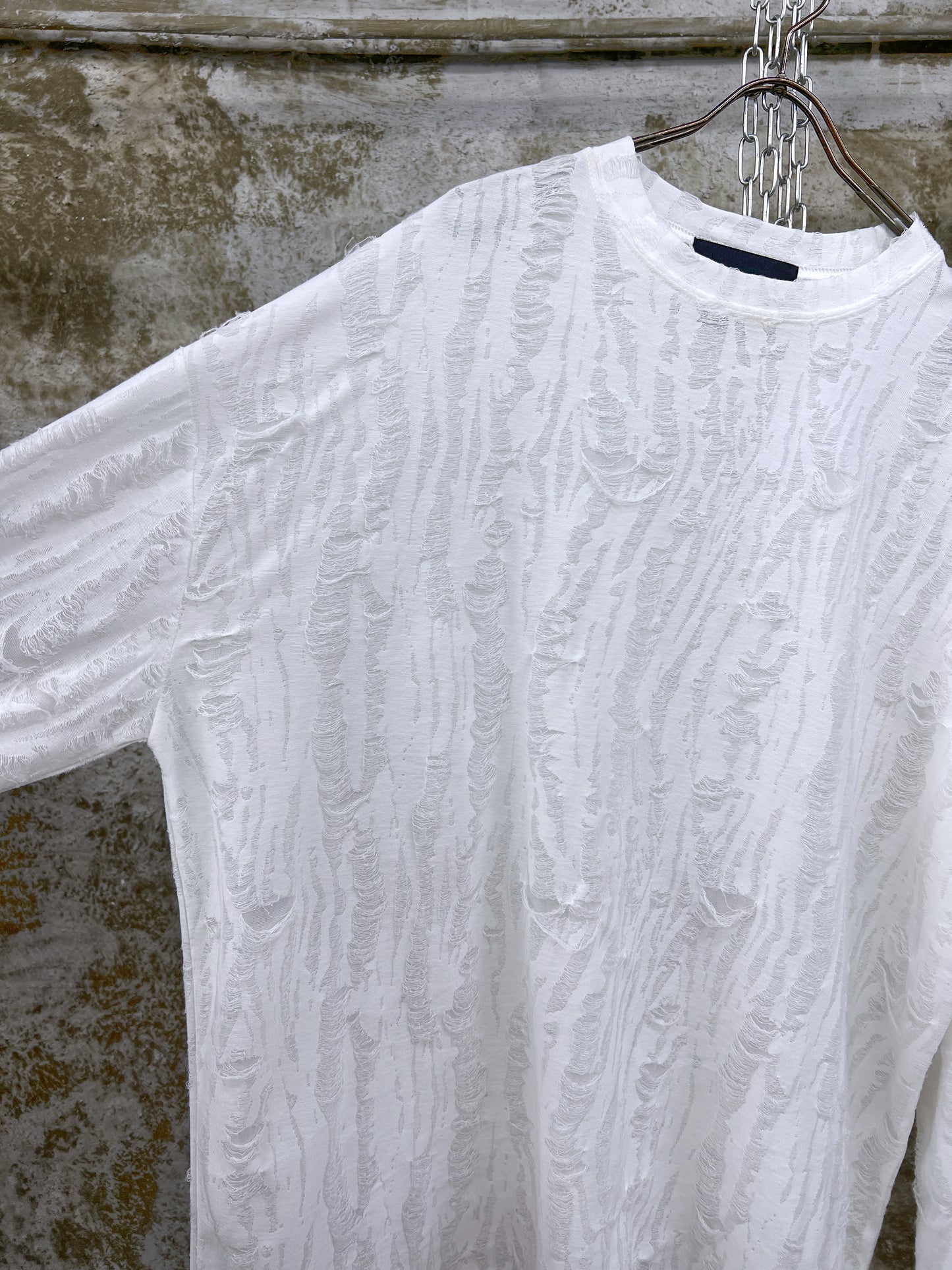 DECONSTRUCTED LONGSLEEVE TEE — WHITE TEXTURED HOLES