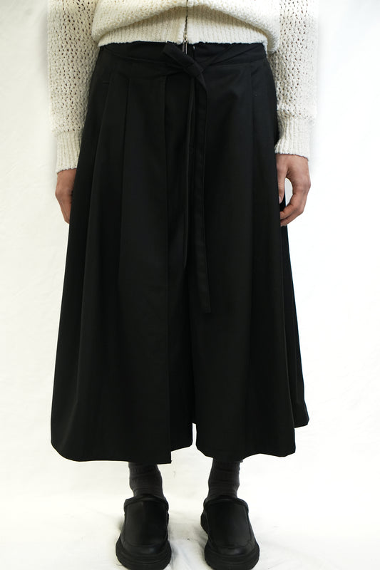 BLACK TIE FRONT FLARED CROPPED TROUSERS