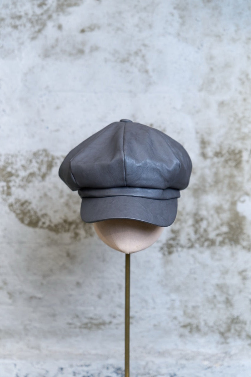 VEGAN LEATHER NEWSBOY CAP - GREY