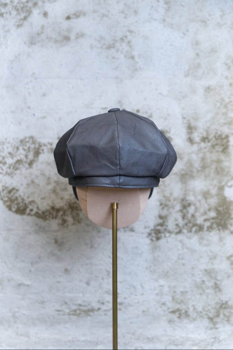 VEGAN LEATHER NEWSBOY CAP - GREY