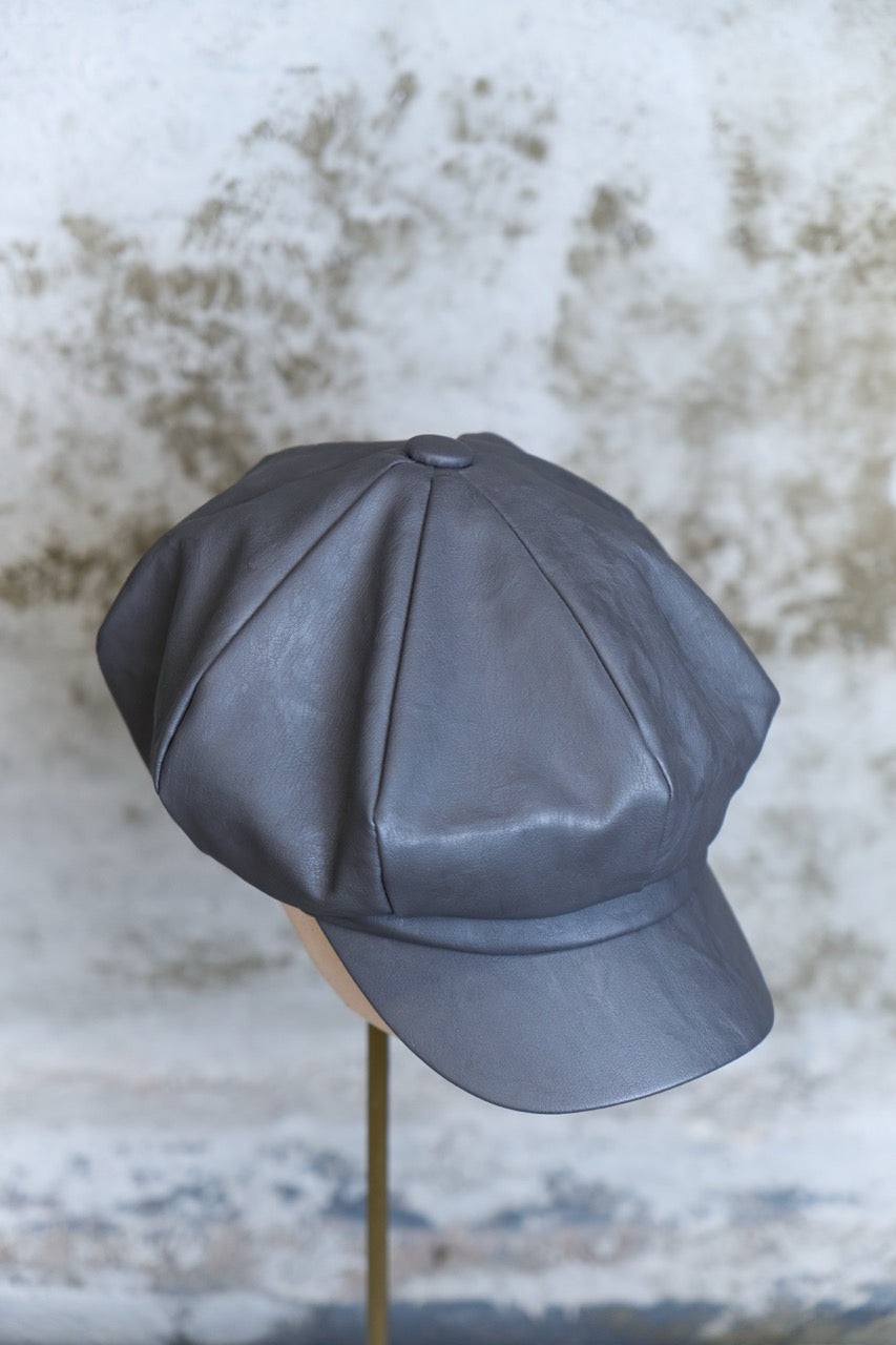 VEGAN LEATHER NEWSBOY CAP - GREY