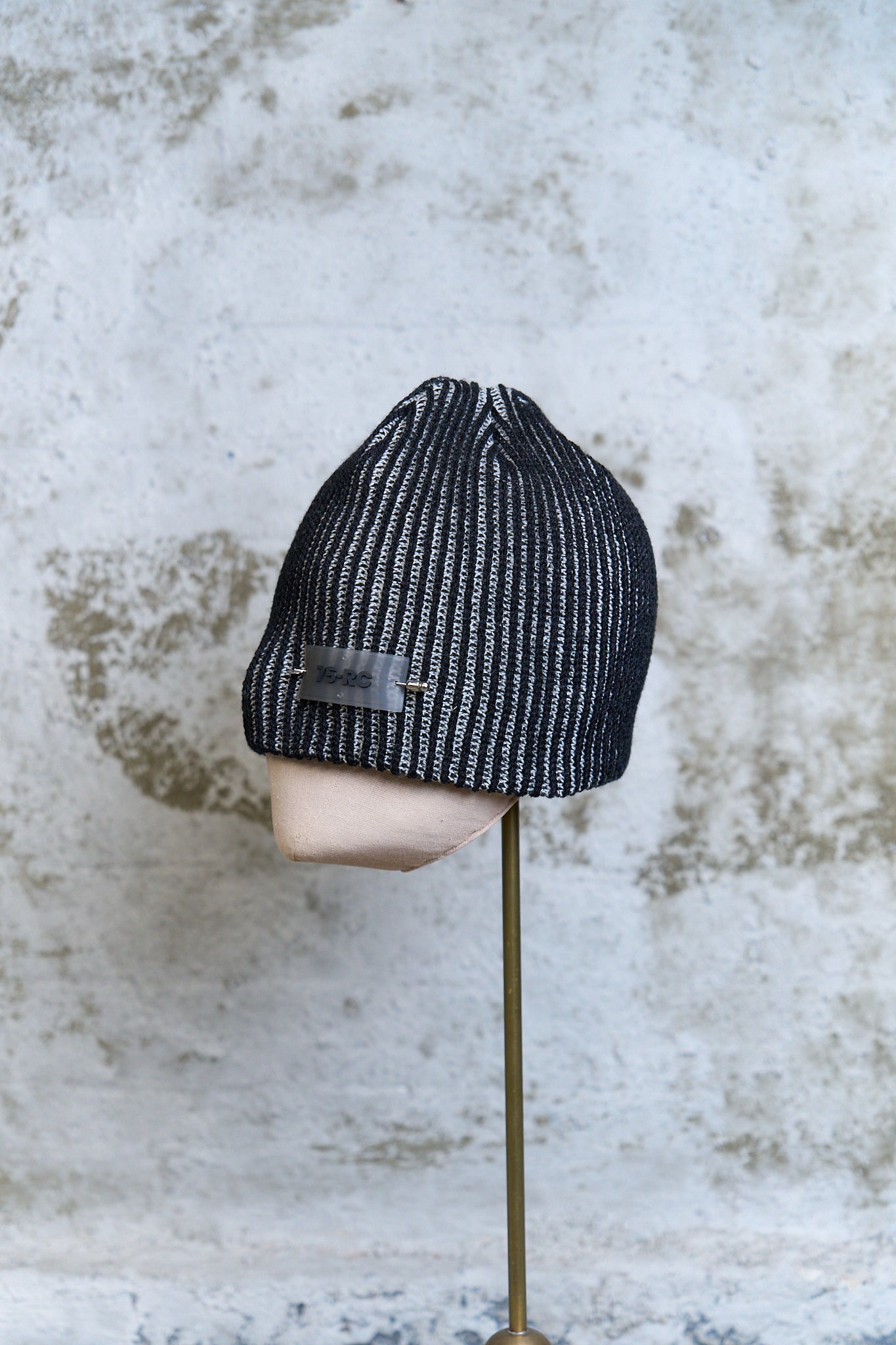 BLACK & WHITE STRIPED KNIT BEANIE