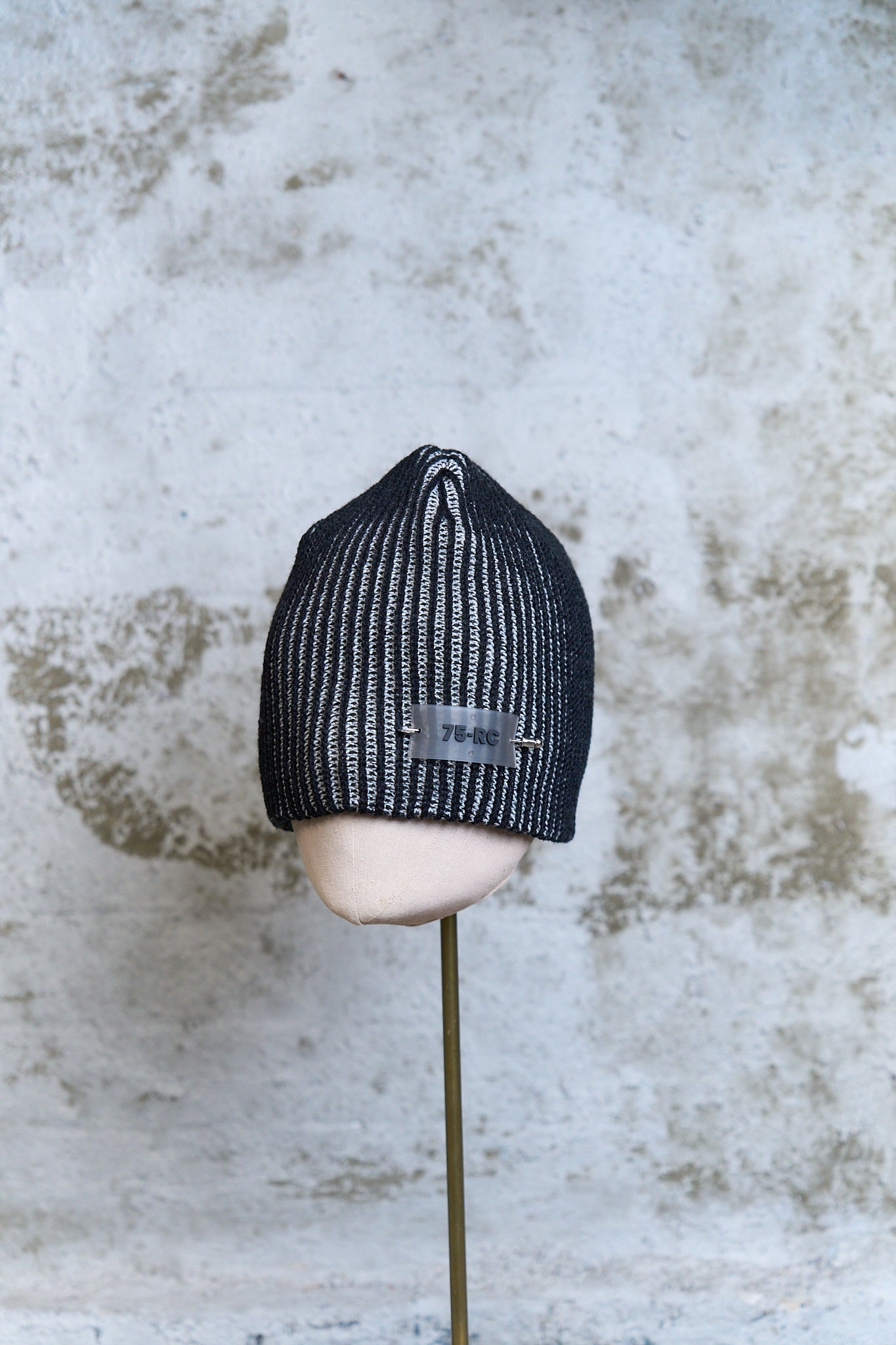 BLACK & WHITE STRIPED KNIT BEANIE