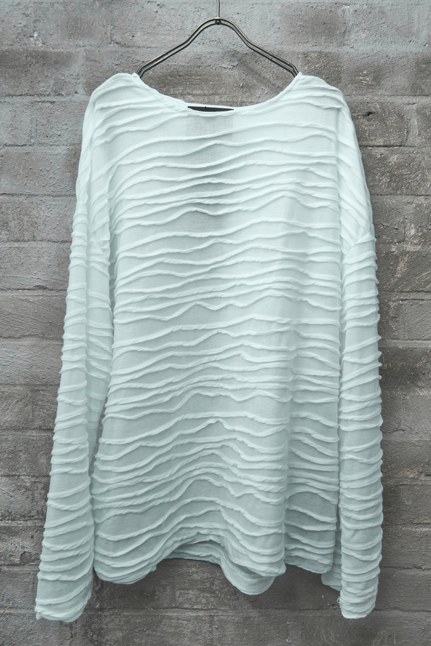 WAVY TEXTURE LONG SLEEVE