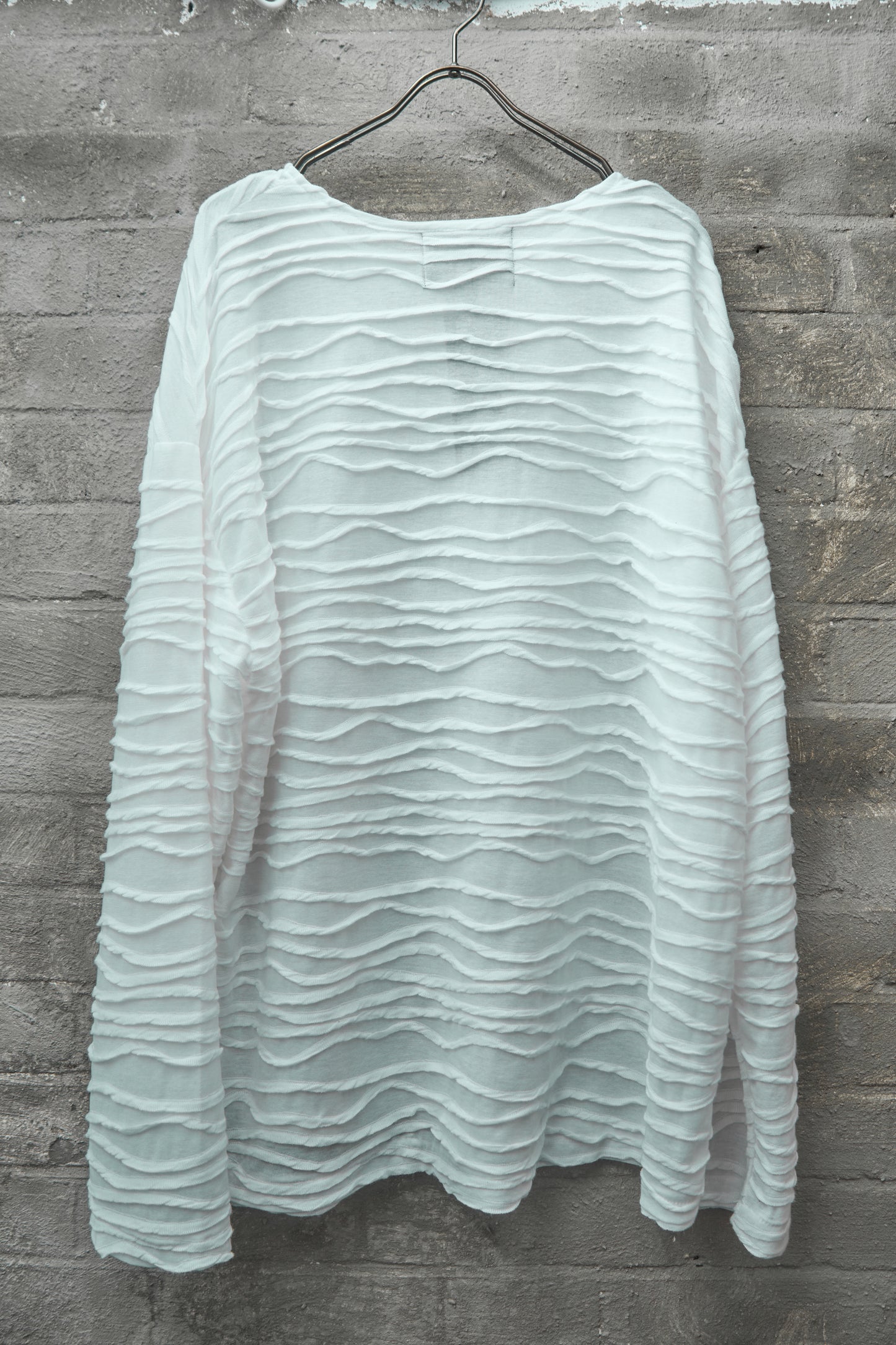 WAVY TEXTURE LONG SLEEVE