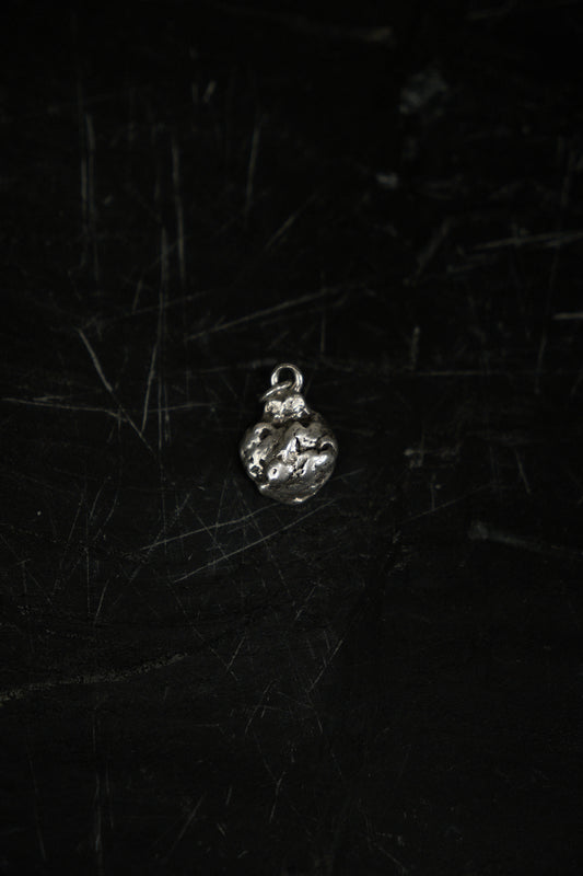 NUGGET CHARM — STERLING SILVER 925 (15G)