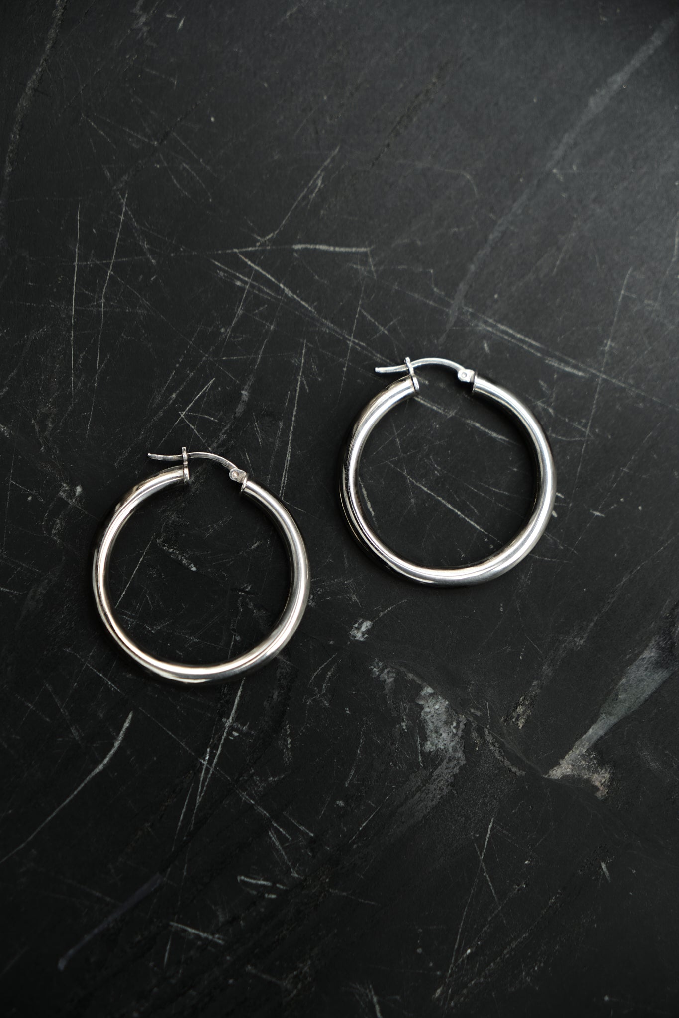 THICK HOOP EARRINGS — STERLING SILVER 925 (6G)
