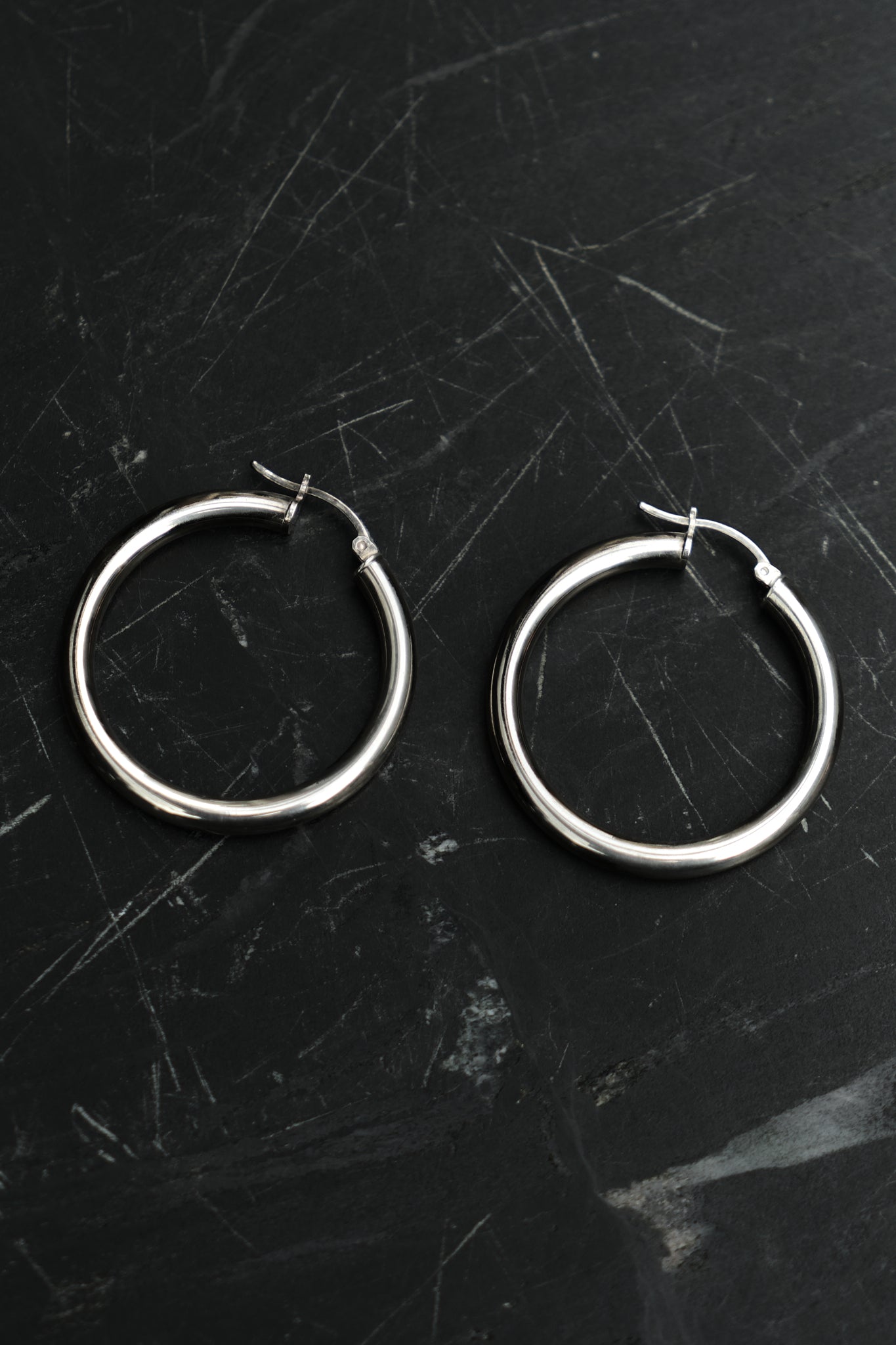 THICK HOOP EARRINGS — STERLING SILVER 925 (6G)