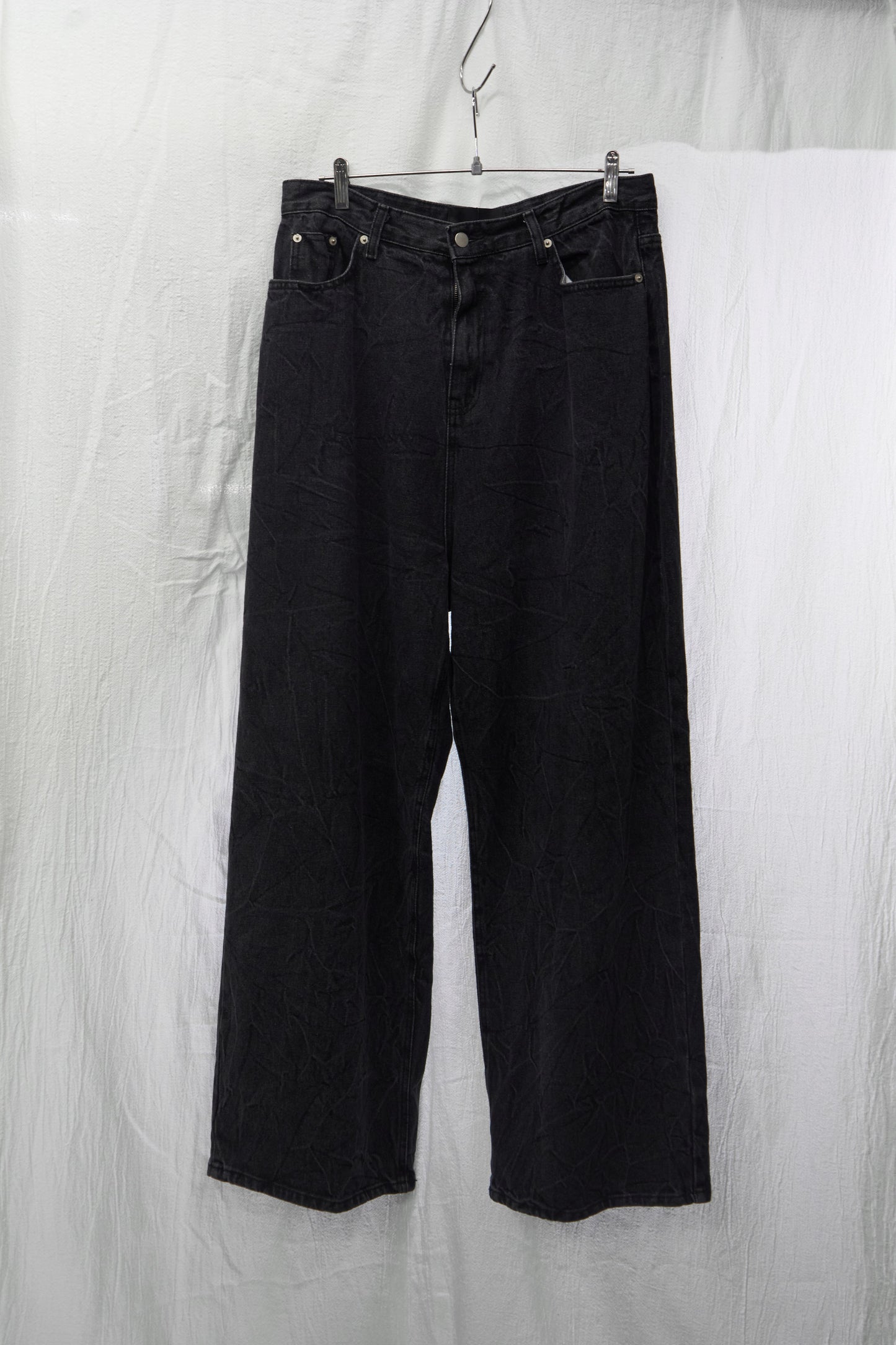 WRINKLE WASHED DENIM PANTS