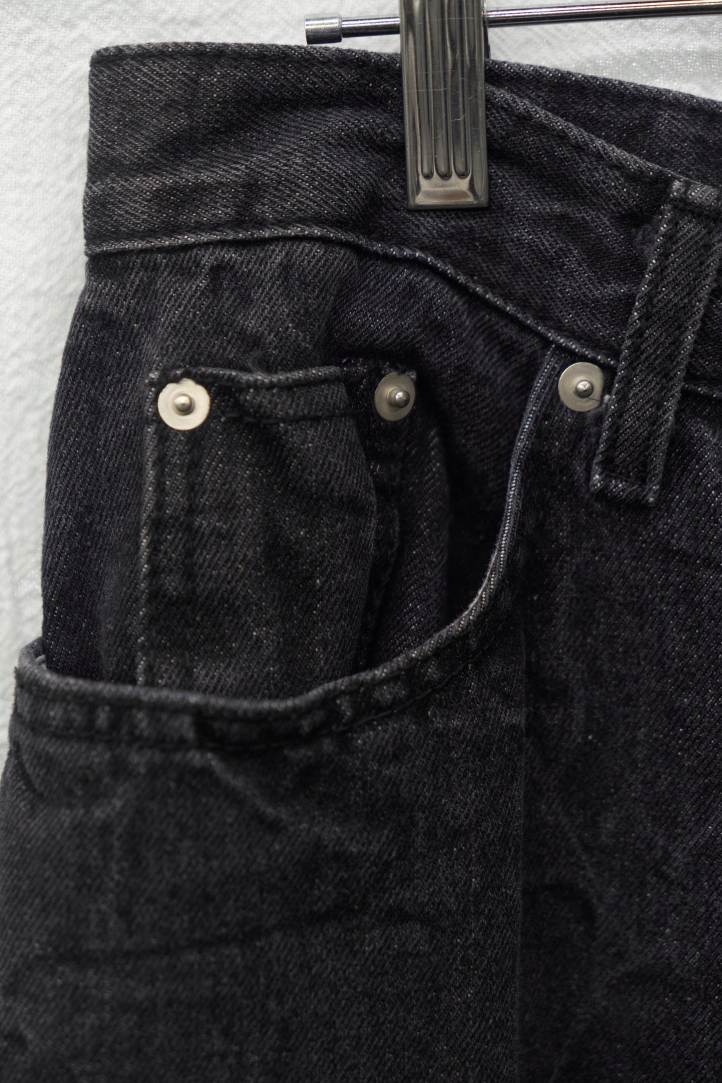 WRINKLE WASHED DENIM PANTS