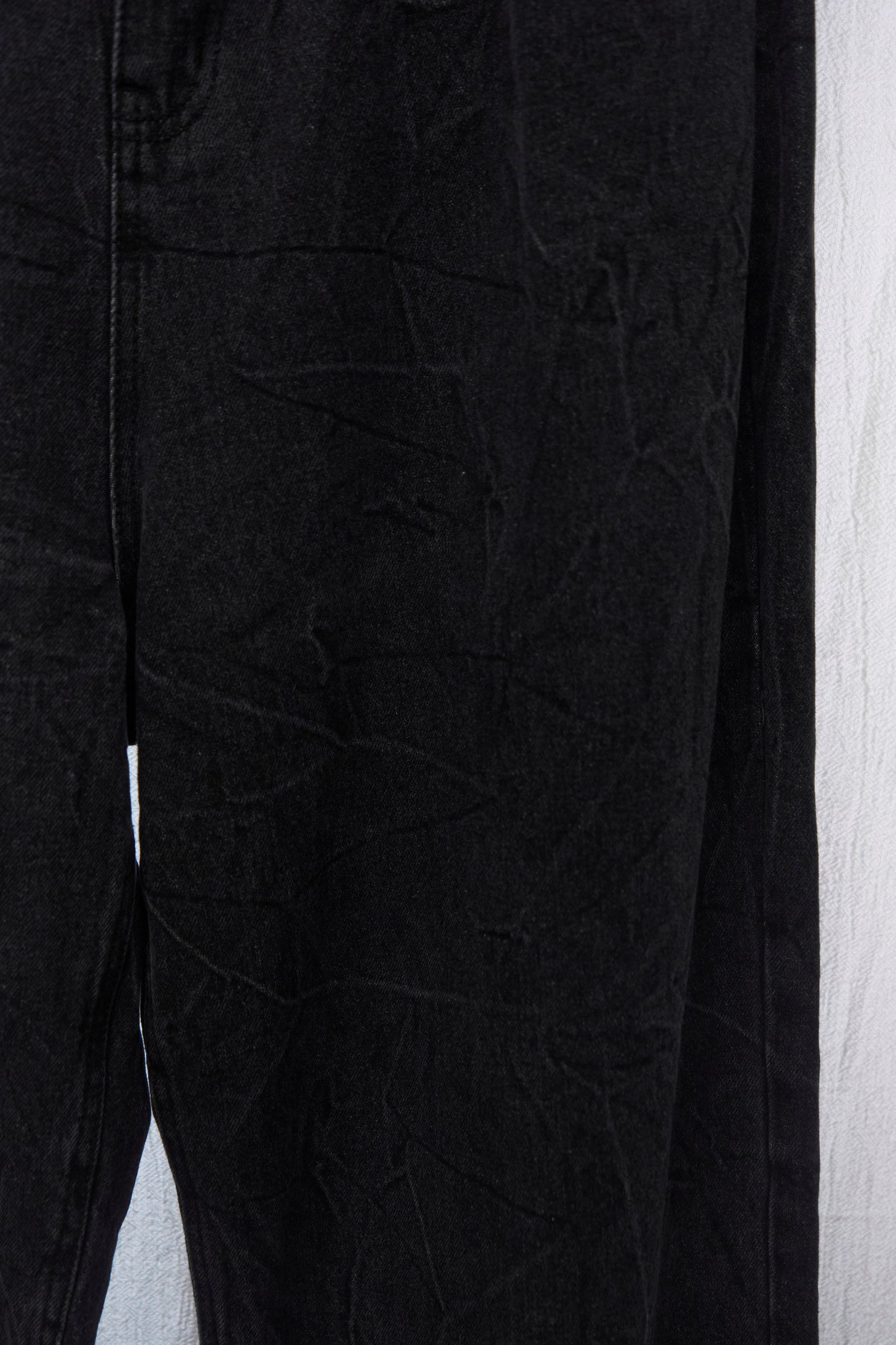 WRINKLE WASHED DENIM PANTS