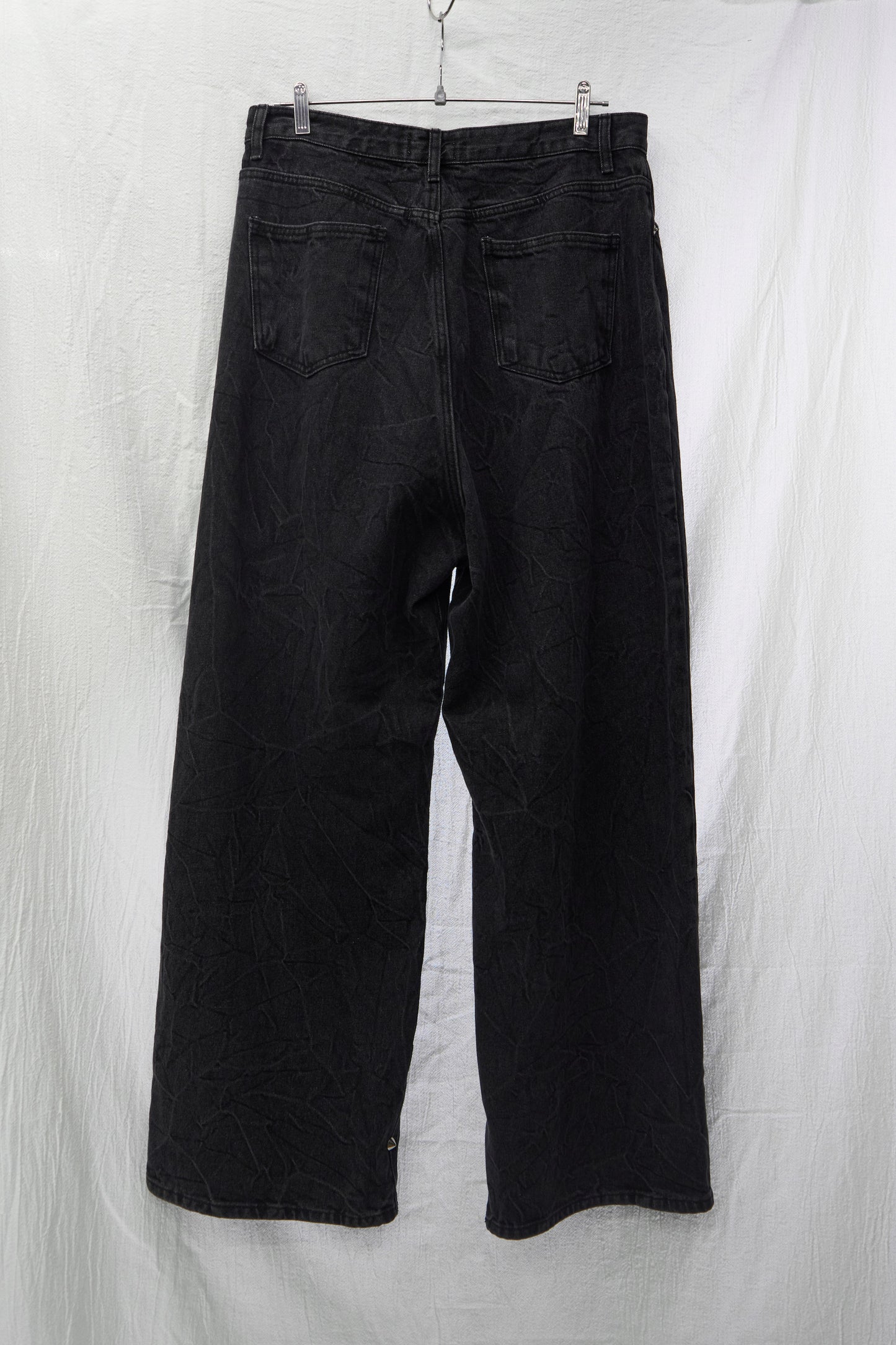 WRINKLE WASHED DENIM PANTS