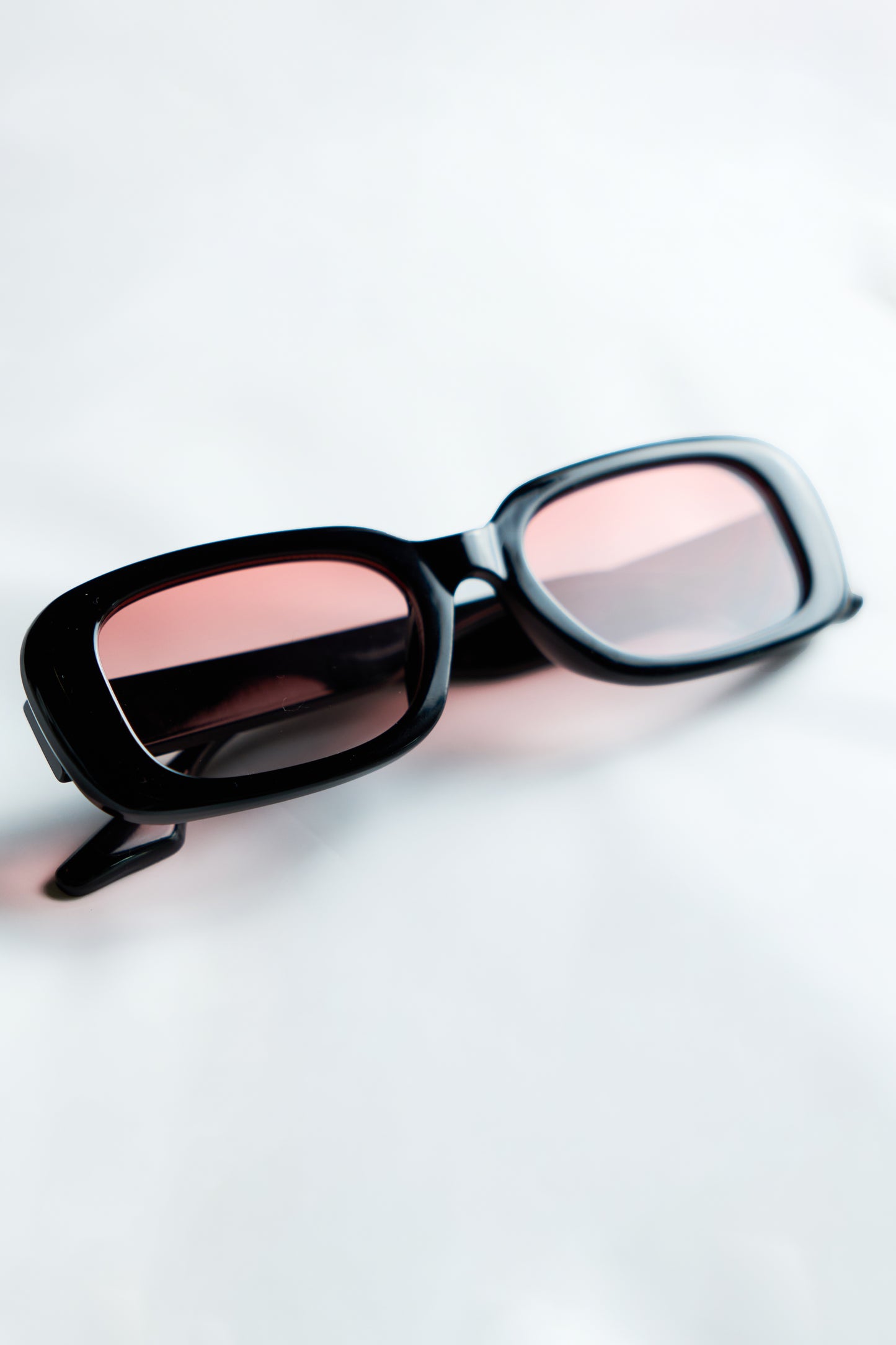 RETRO FUTURISTIC CHUNKY SUNGLASSES