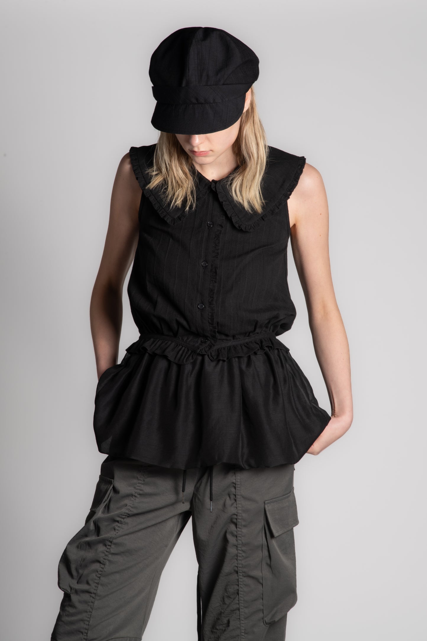 RUFFLE COLLAR BLOUSE