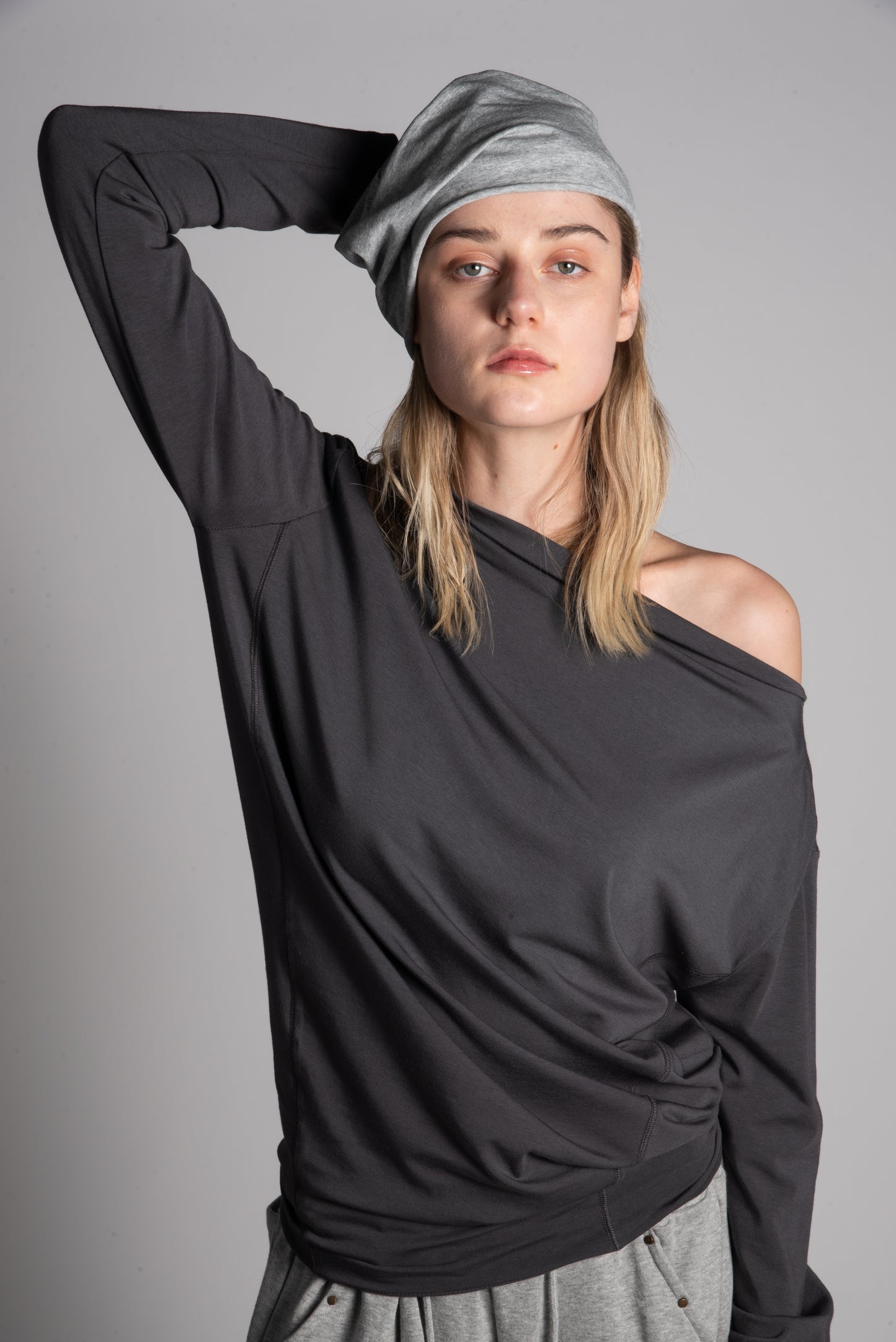 GREY MESH BEANIE