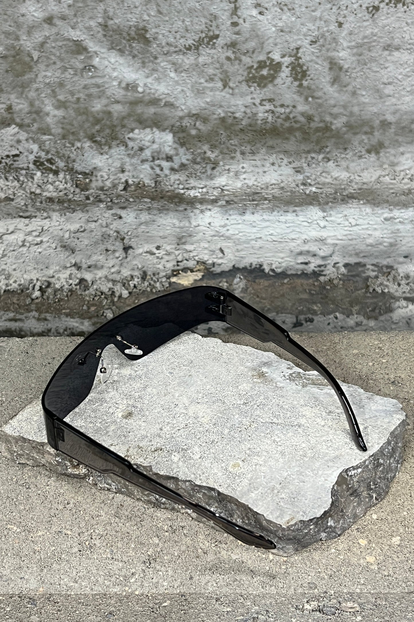BLACK FUNCTIONAL FRAME SUNGLASSES