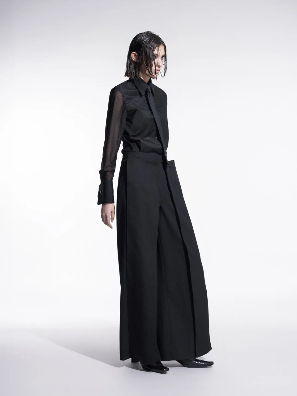 DETECHABLE PANEL CONSTRUCTION TROUSERS