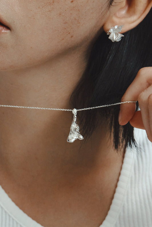 OCEAN FLOWER NECKLACE