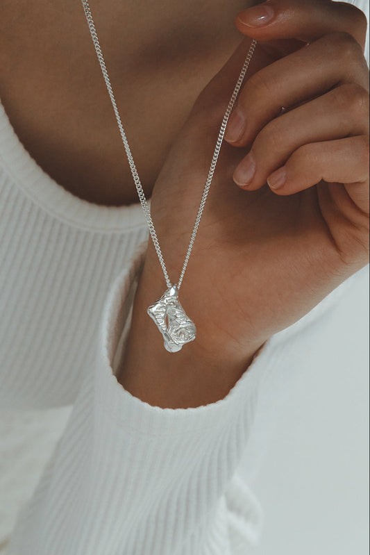 OCEAN CURRENT NECKLACE