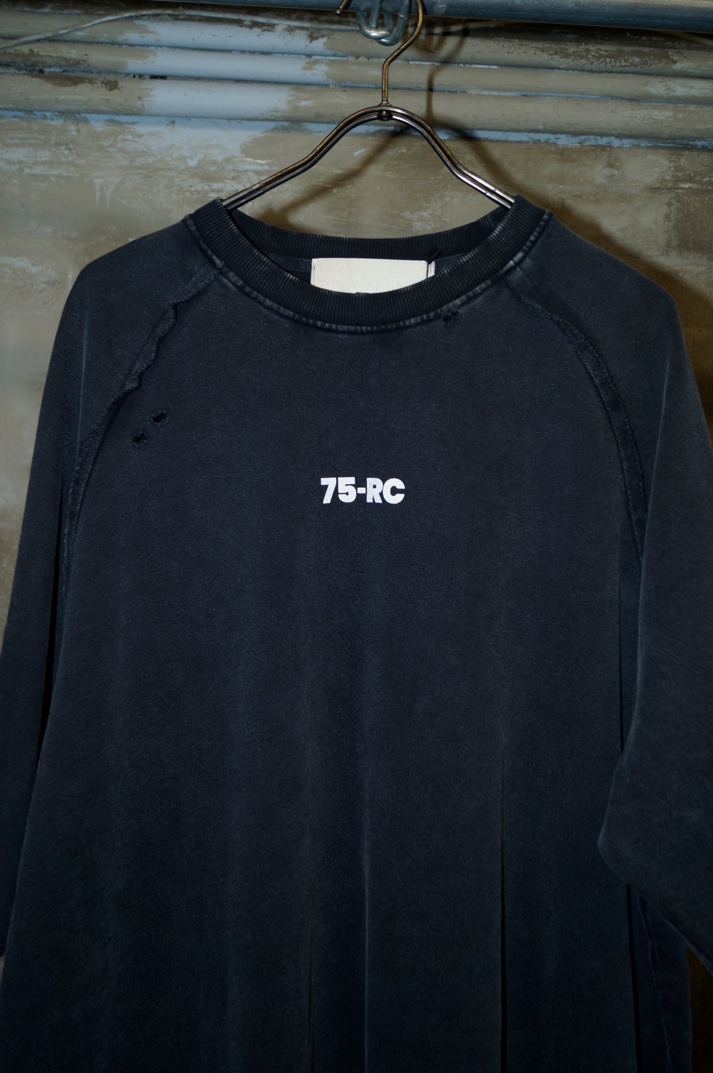 DISTRESSED TEE