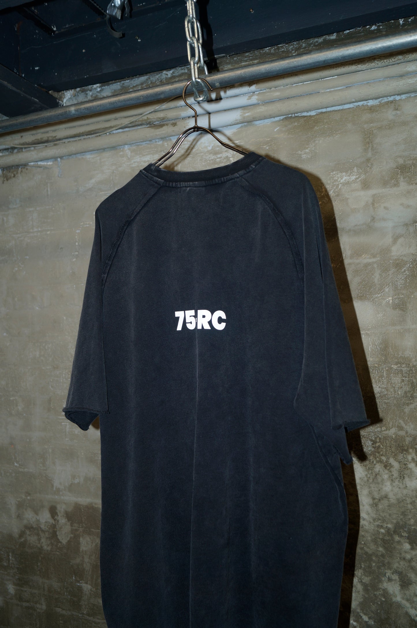 DISTRESSED TEE
