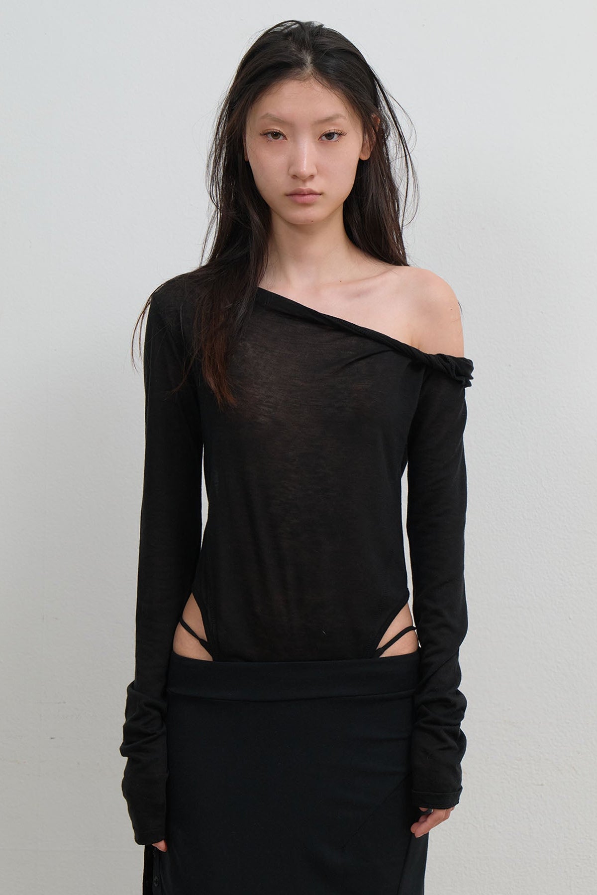 CURVED CUT LAYERED TEE - BLACK