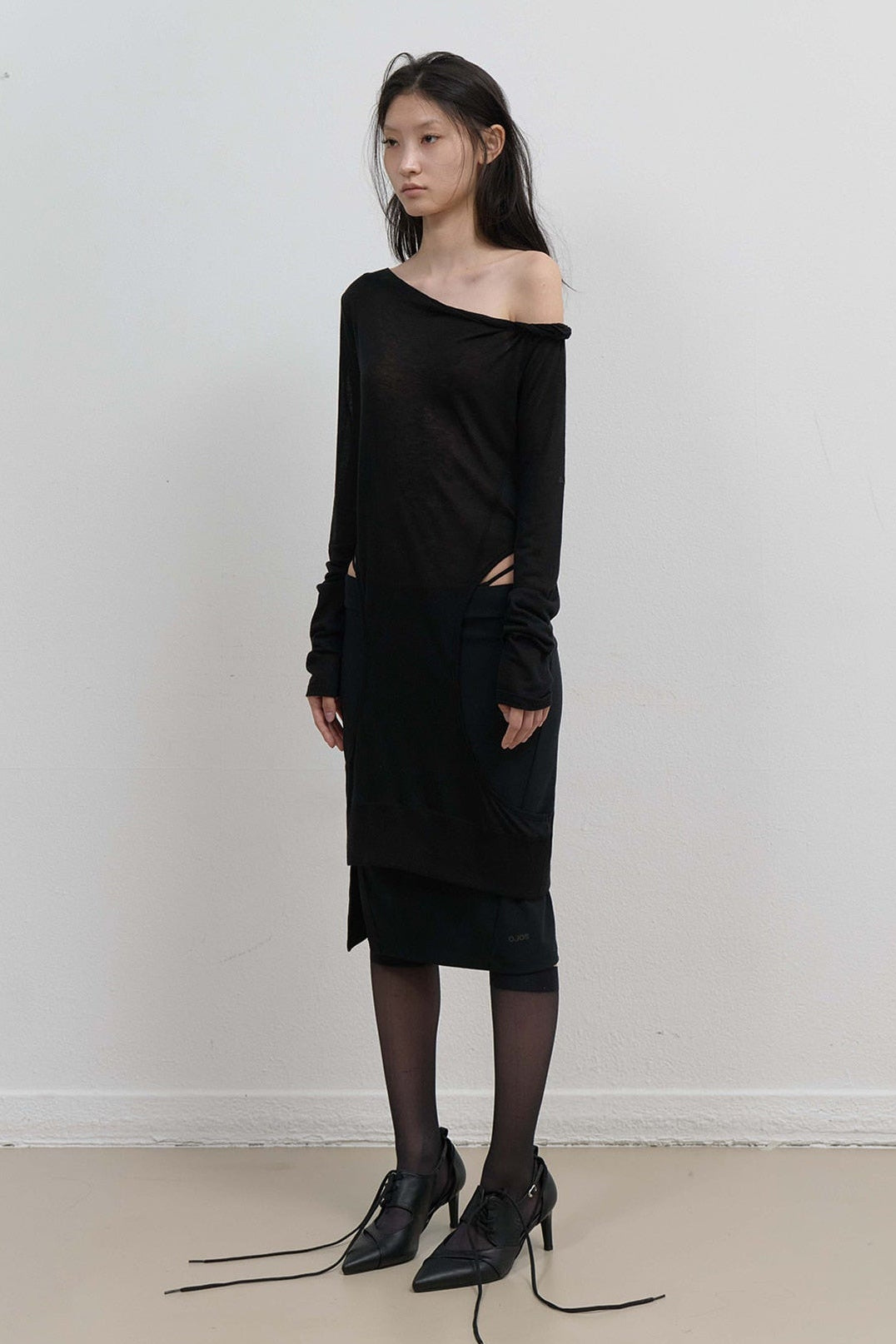 CURVED CUT LAYERED TEE - BLACK