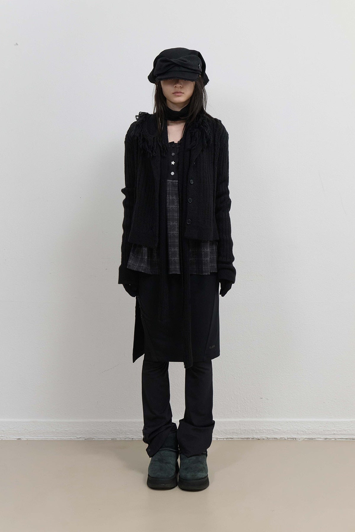 TASSEL COLLAR KNIT CARDIGAN - BLACK