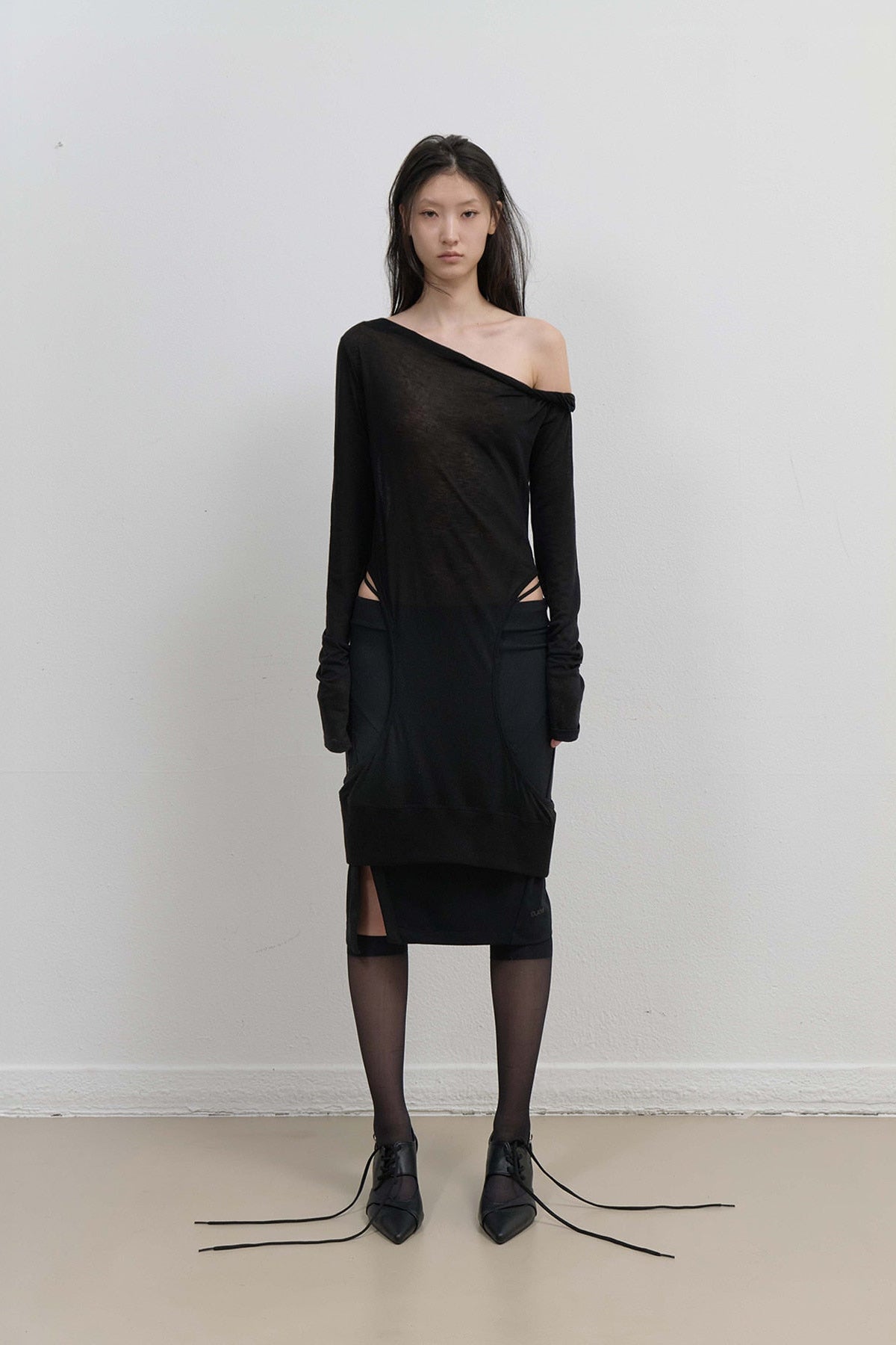 CURVED CUT LAYERED TEE - BLACK