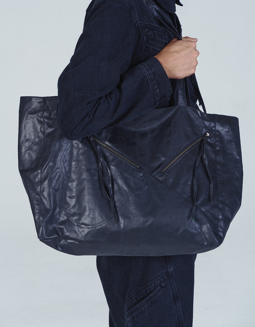 ZIP POCKET BAG_VER BALANCE (BLACK)