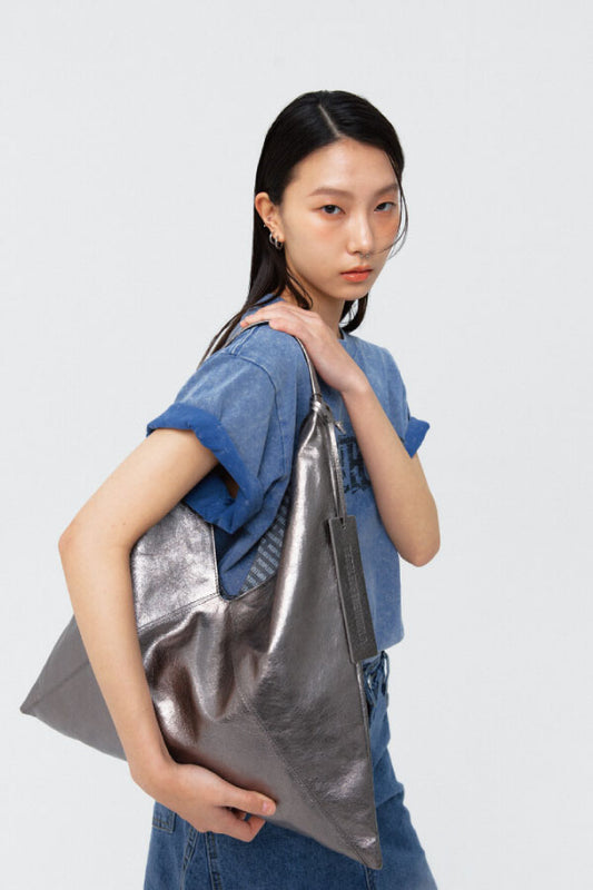 PEOPLE OF THE WORLD A PACK LEATHER SHOULDER BAG SILVER