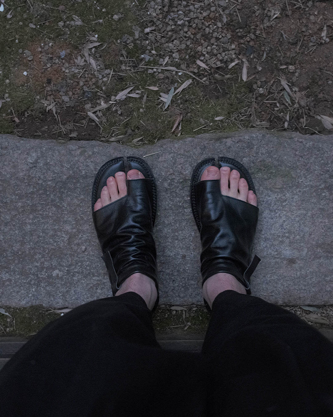 KUNOICHI BLACK CALF SKIN SANDALS